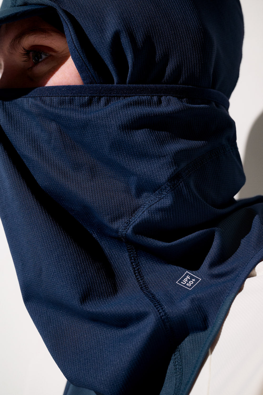Cagoule visière anti-UV - Ventoux, légère et respirante, idéale pour la protection solaire en extérieur.