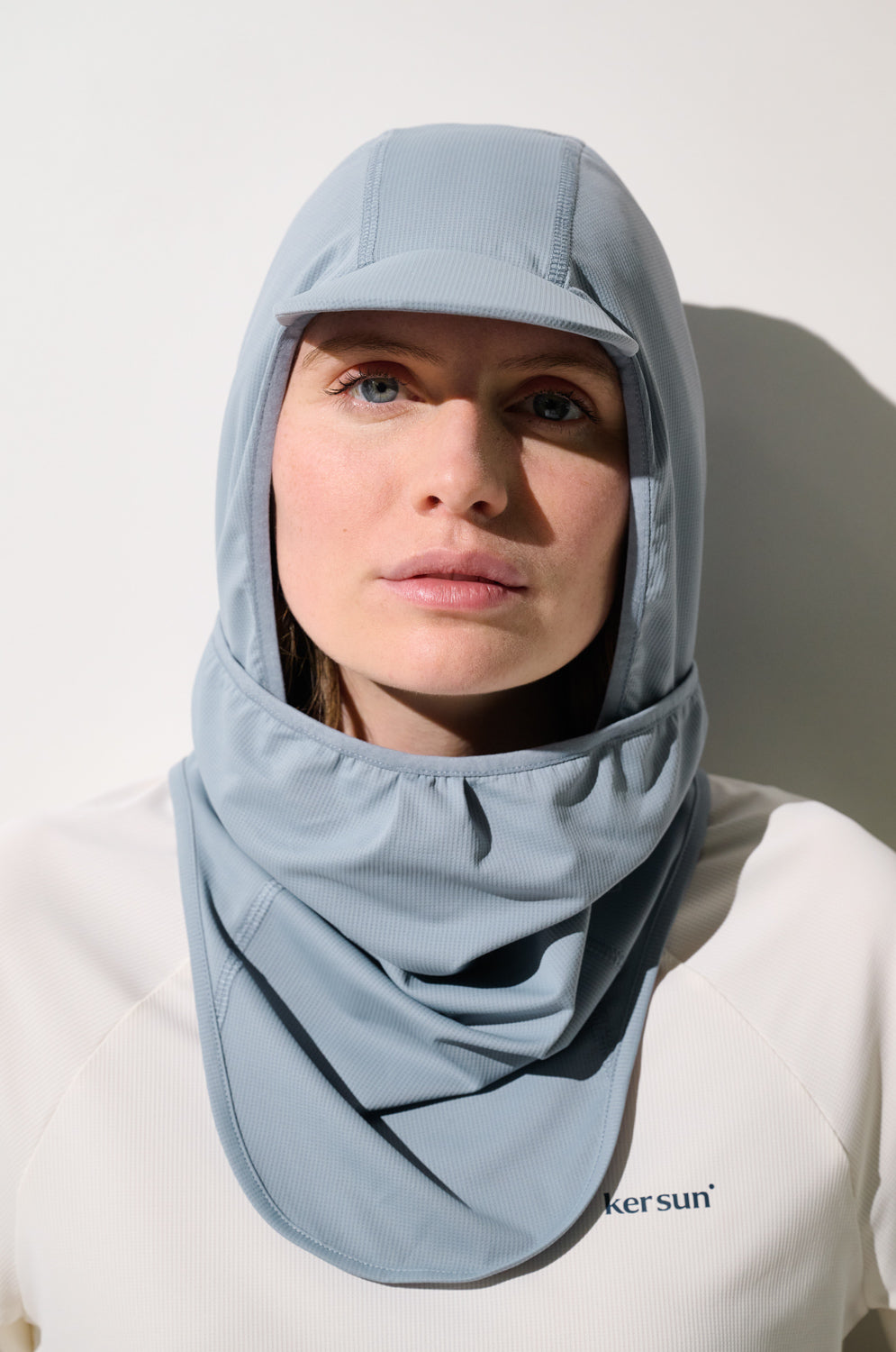 Cagoule visière anti-UV Ventoux pour femme, légère et respirante, offrant protection solaire UPF 50+.