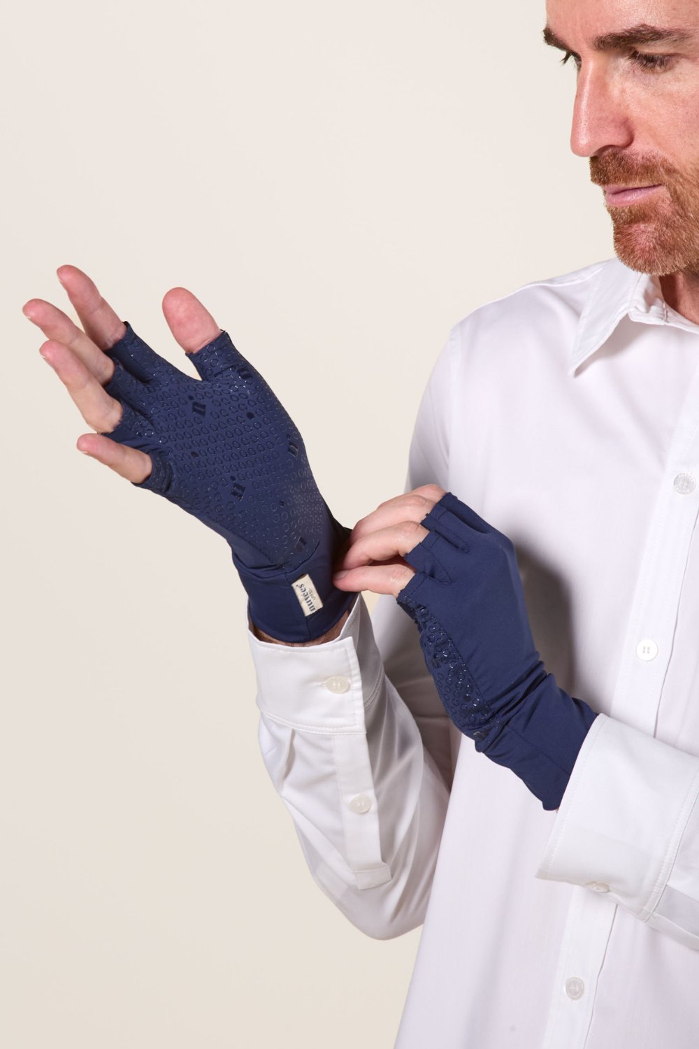 Gants anti-UV navy pour homme, légers et respirants, offrant protection solaire UPF50+.
