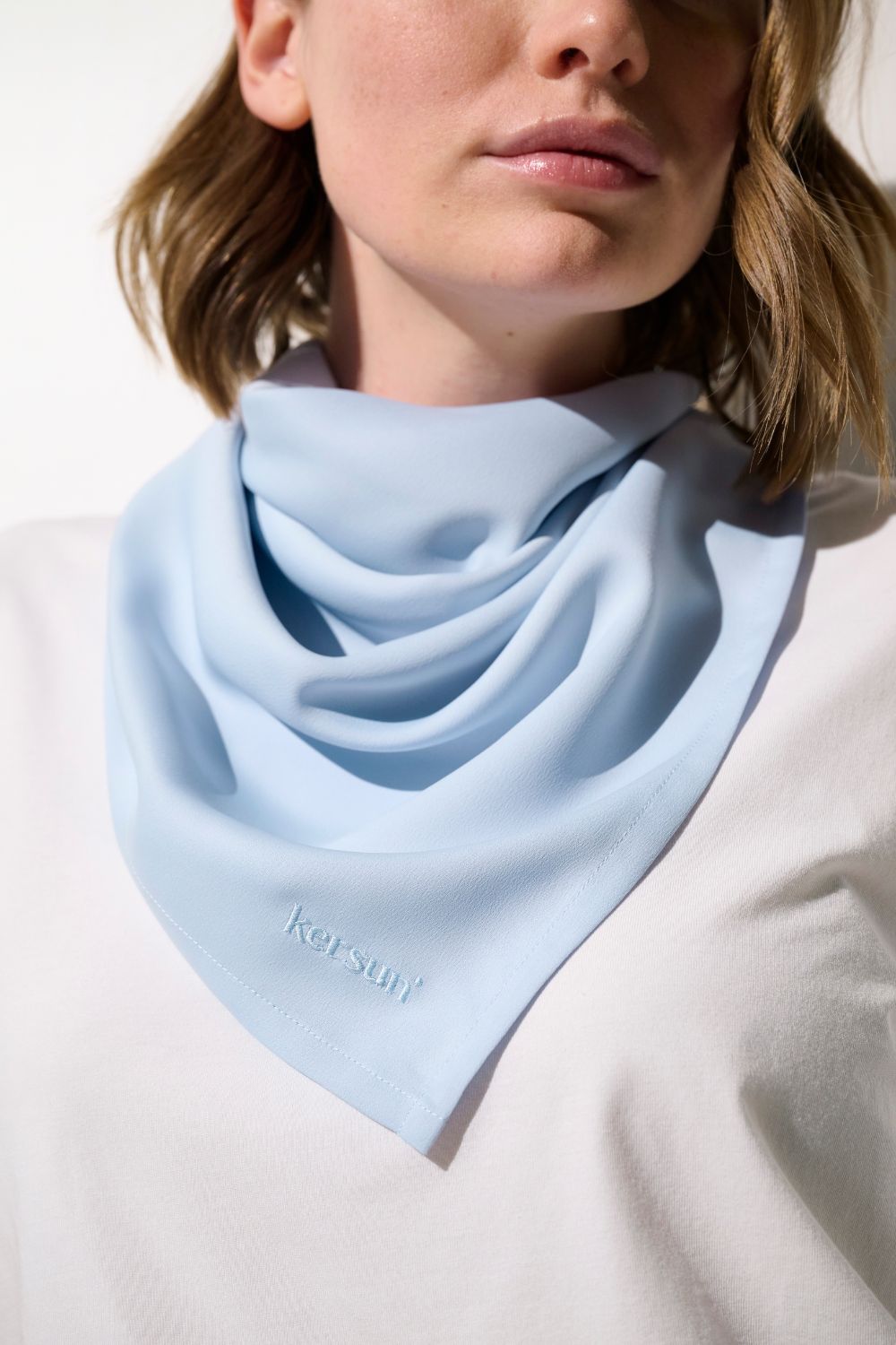 Foulard anti-UV - Positano pour femme, couleur hortensia, protection solaire UPF 50+ et élégant.