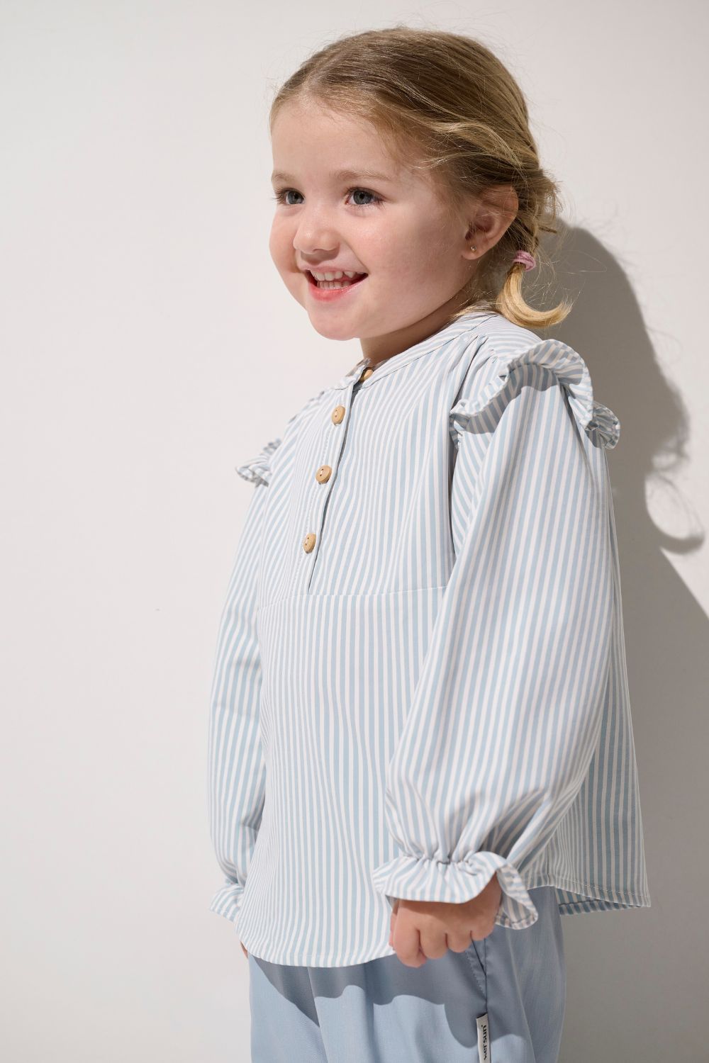 Blouse anti-UV - Sylt rayée pour enfant, légère et élégante, offrant une protection solaire UPF 50+.