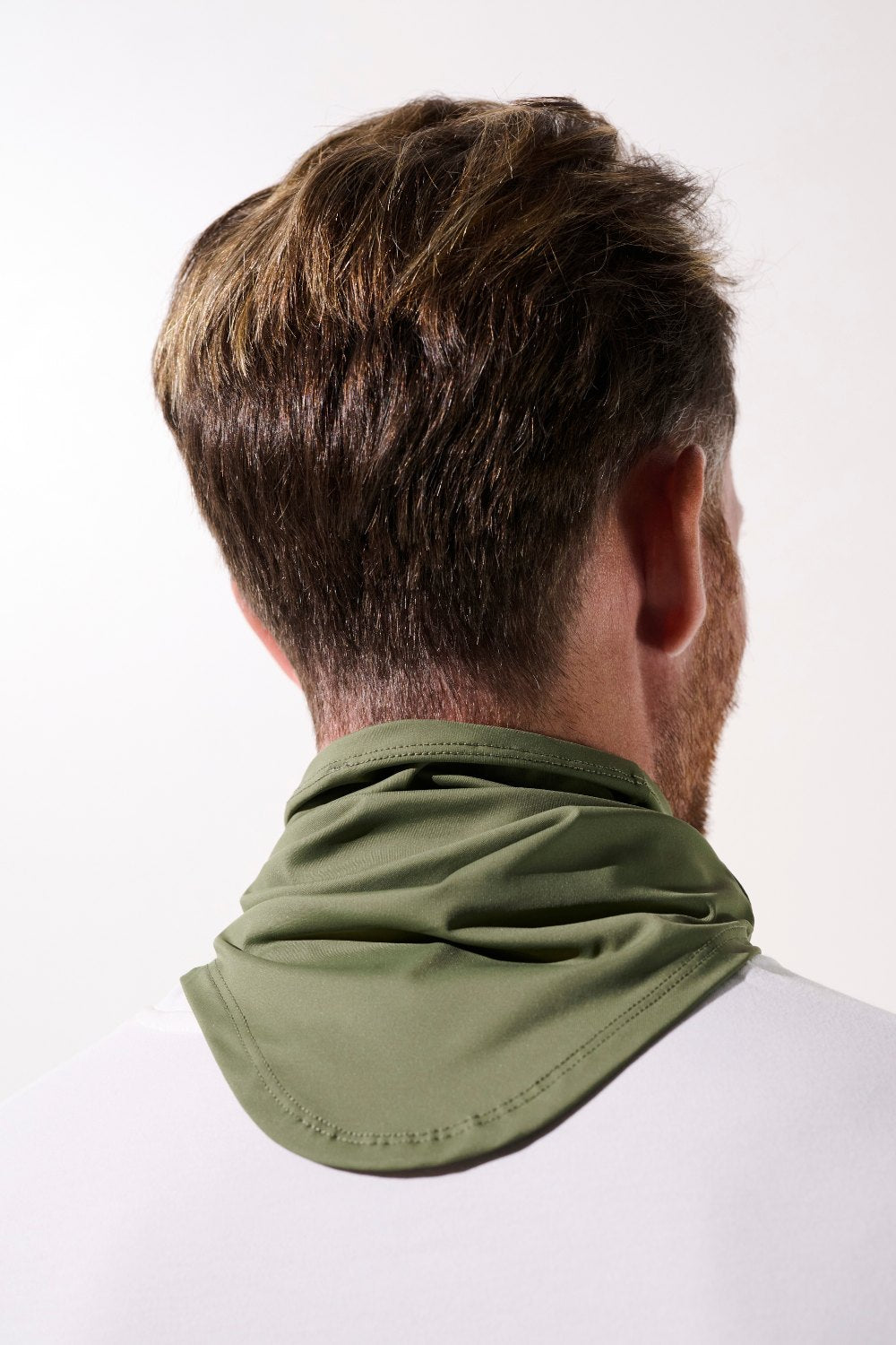 Tour de cou anti-UV - Boston vert, léger pour homme, offrant une protection solaire UPF 50+ et confort.