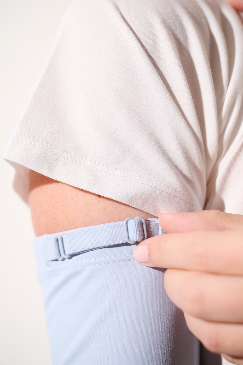 Manches anti-UV - Gobi, couleur bleu clair, ajustées pour un maintien optimal, protection solaire UPF 50+.