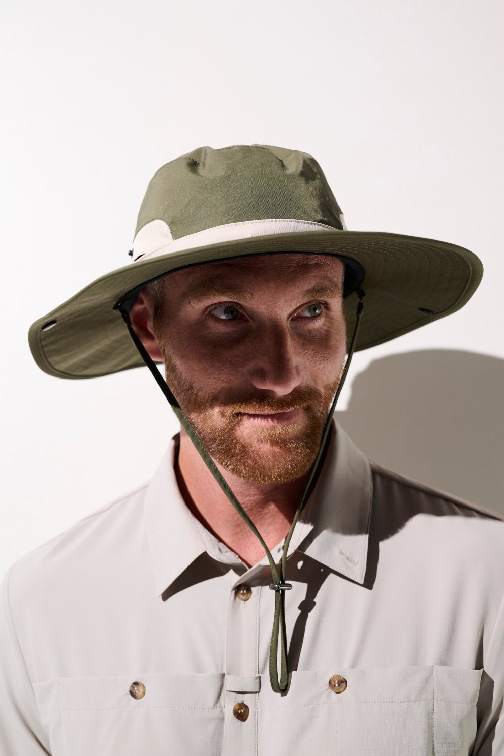 Chapeau anti-UV - Sequoia en vert, idéal pour homme, léger et confortable pour les activités de plein air.