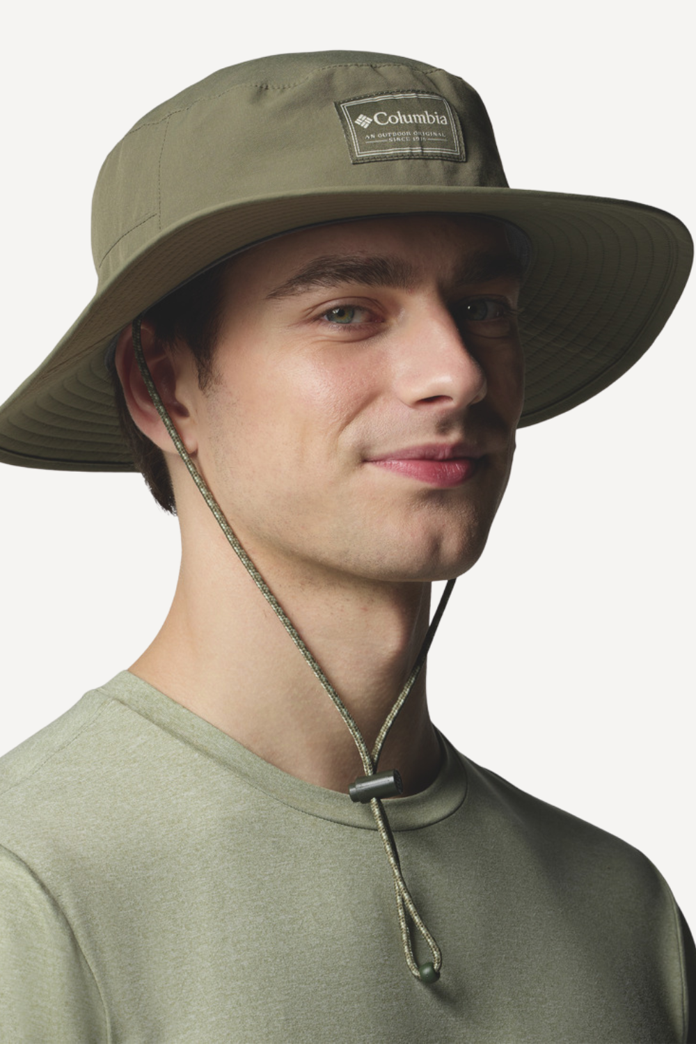 Chapeau anti-UV beige UPF 50+ pour homme, idéal pour une protection solaire en extérieur.