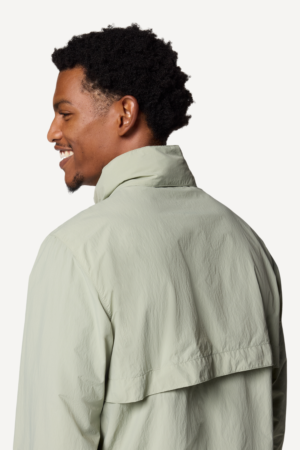 Veste anti-UV légère et respirante pour homme, couleur vert pâle, idéale pour la protection solaire UPF 50+.