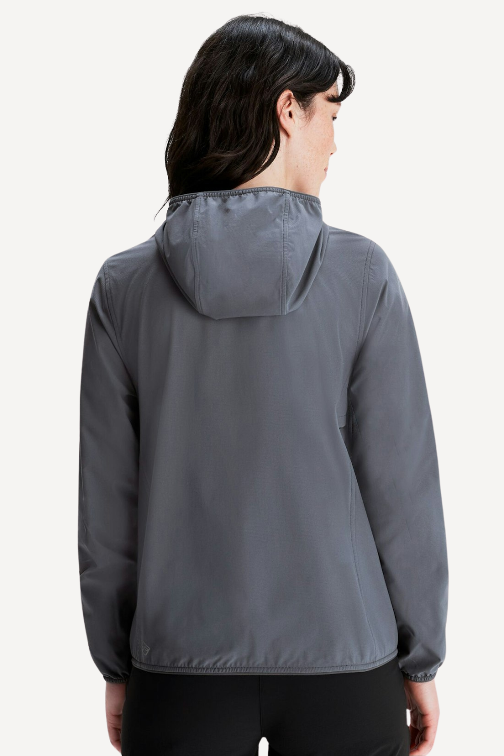 Veste anti-UV grise UPF50+ pour femme, idéale pour les randonnées sous le soleil.
