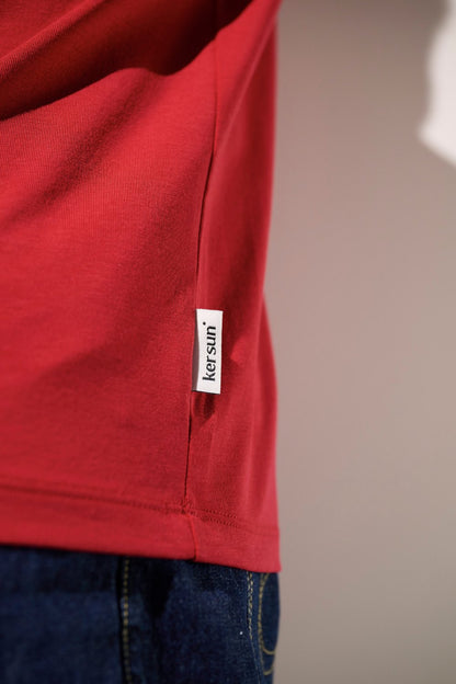 T-shirt anti-UV rouge Ker Sun, UPF 50+, coupe décontractée pour un confort au quotidien.