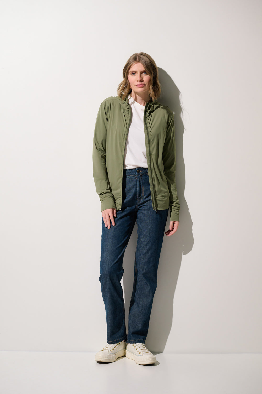 Veste anti-UV - Oasis verte pour femme, légère, manches longues, idéale pour la protection solaire au quotidien.