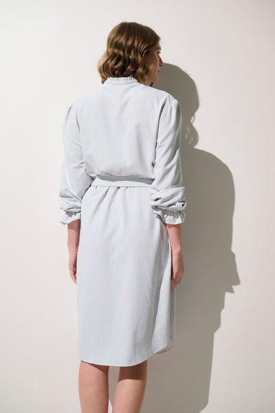 Robe anti-UV - Sylt pour femme, rayée et légère, offrant protection solaire UPF 50+, vue arrière.