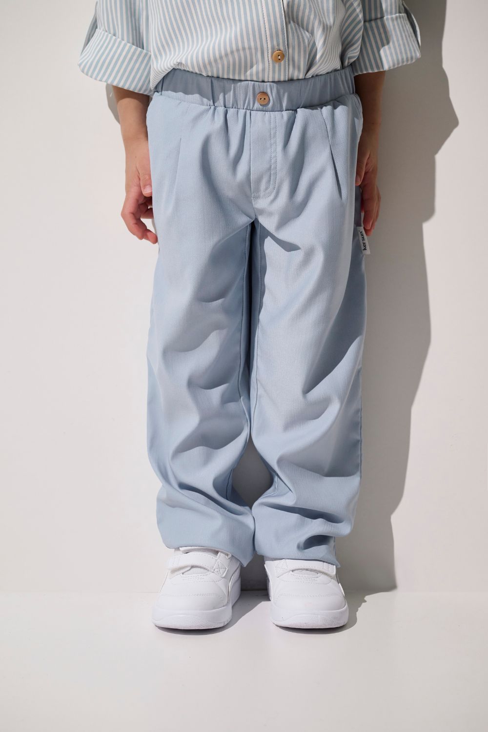 Pantalon anti-UV - Faro bleu clair pour enfant, léger et confortable, offrant une protection solaire UPF 50+.