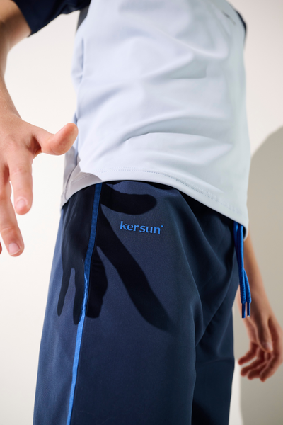 Short de bain anti-UV - Fidji bleu marine pour enfant, léger et respirant, protection solaire UPF 50+.
