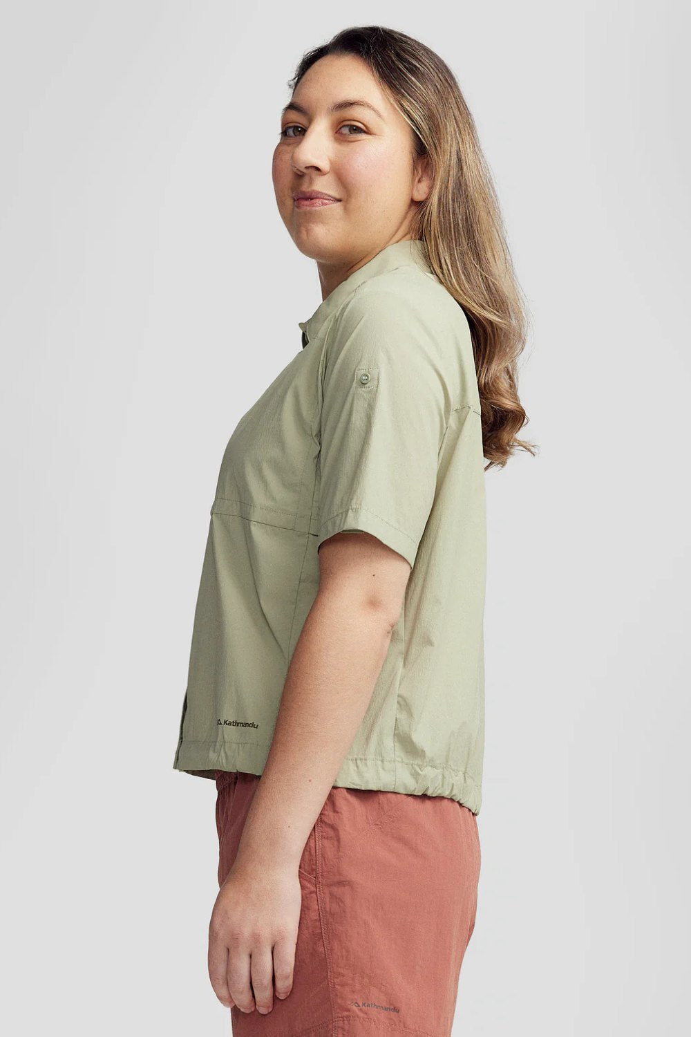 Chemise anti-UV Ridge pour femme, coloris vert, léger et UPF 50+, idéale pour les randonnées en plein air.
