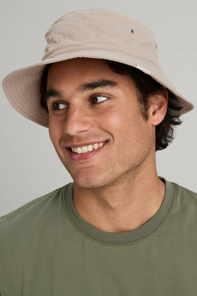 Bob anti-UV - Evry-Day beige pour homme, idéal pour la protection solaire UPF 50+ et le confort quotidien.