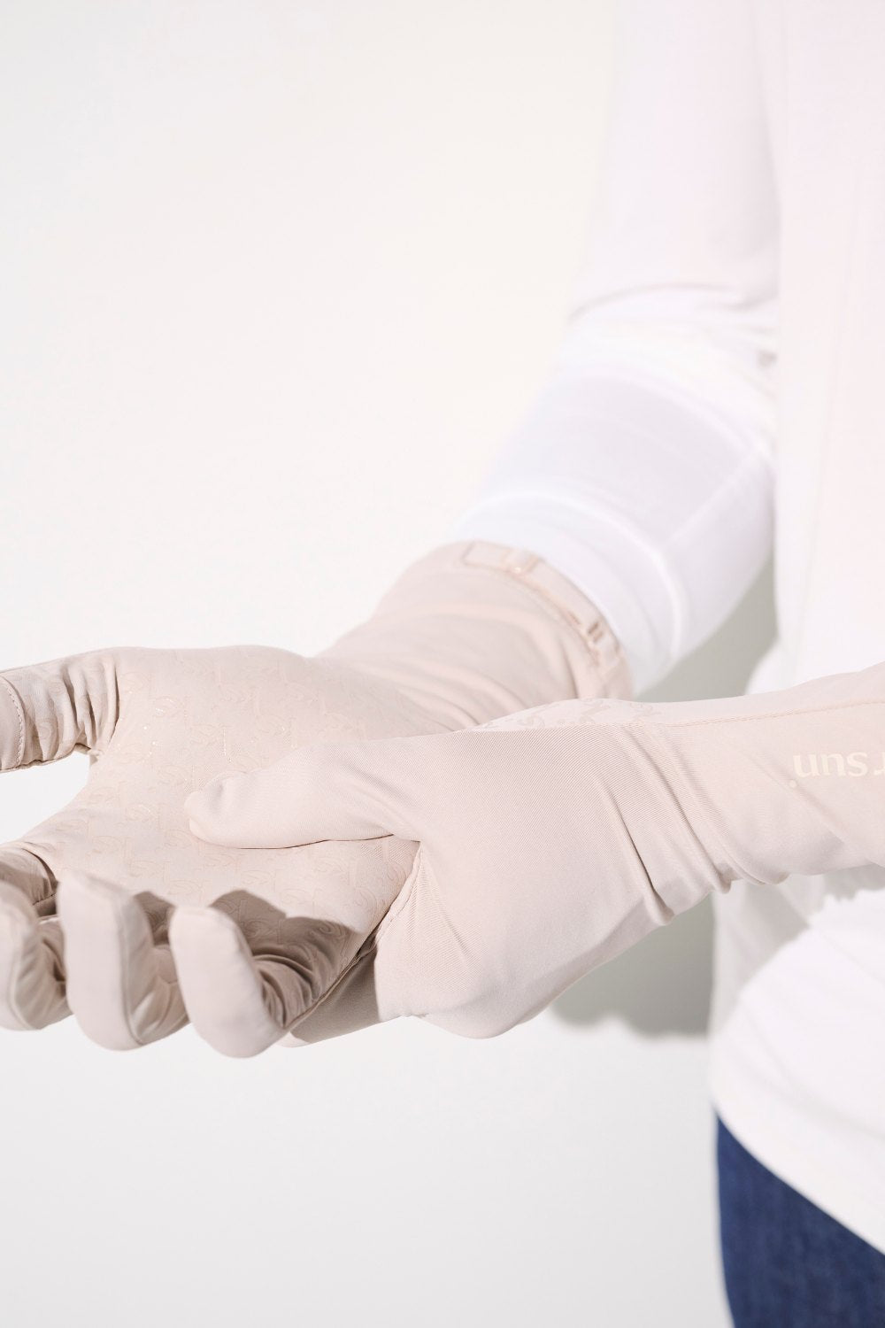 Gants anti-UV - Mojave coloris beige, offrant une protection solaire UPF 50+ pour des activités en plein air.