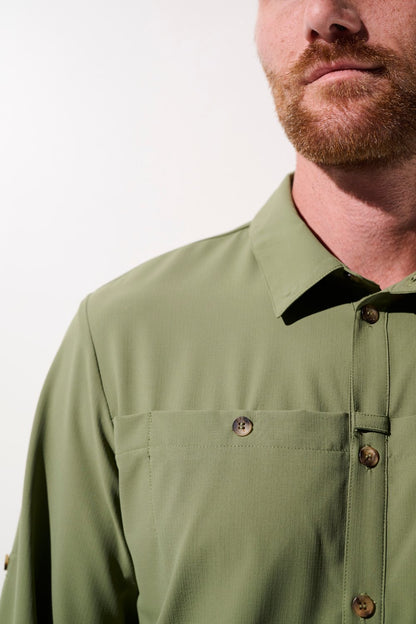 Chemise anti-UV - Sequoia verte UPF 50+ pour homme, parfaite pour les activités de plein air et la protection solaire.