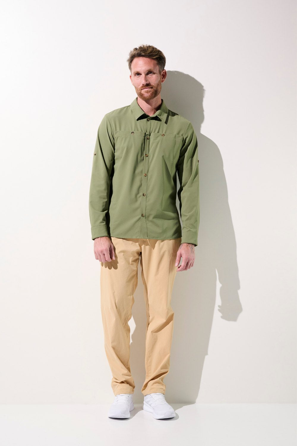 Chemise anti-UV Sequoia homme, légère et respirante UPF 50+, parfaite pour les activités en plein air.