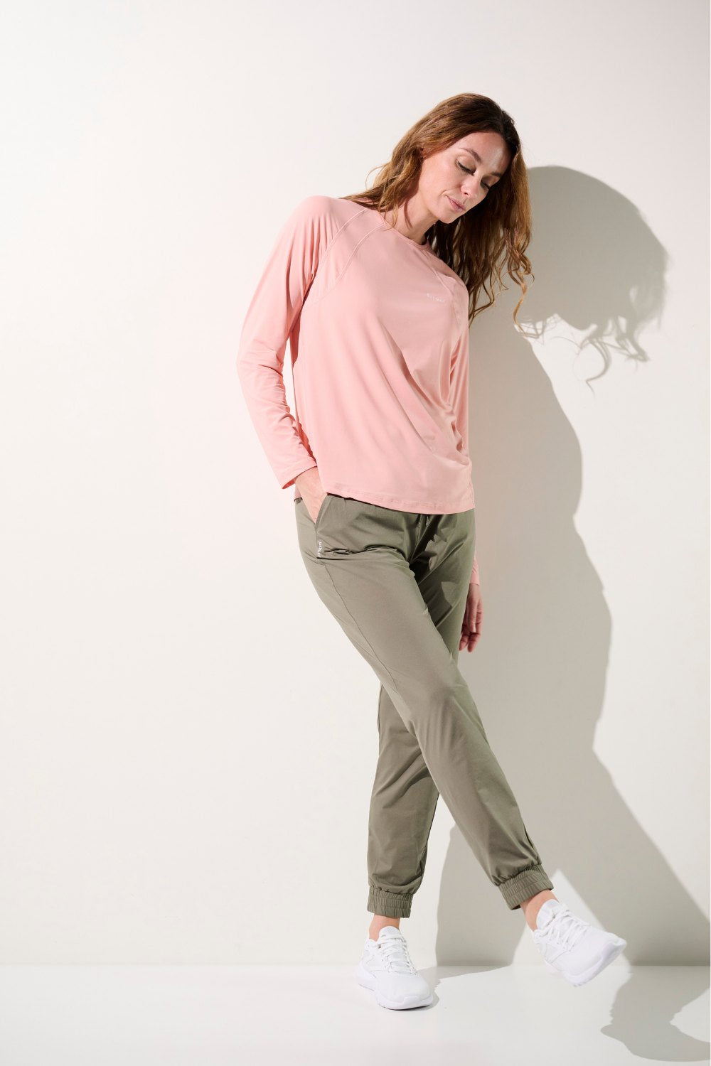 T-shirt anti-UV - Oasis rose pour femme avec pantalon léger, parfait pour les activités en extérieur, protection UPF 50+.