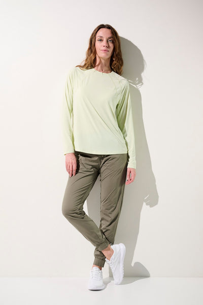 T-shirt anti-UV - Oasis vert clair pour femme, manches longues, coupe confortable, idéal pour les activités en plein air.