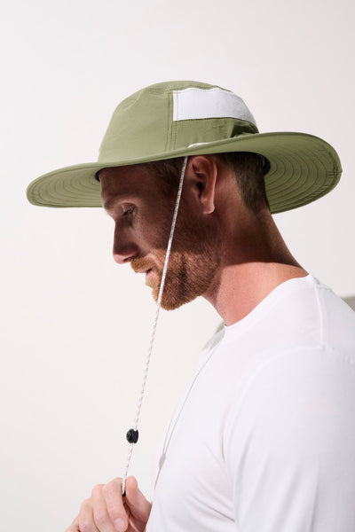 Chapeau anti-UV - Oasis vert avec cordon, léger et respirant, idéal pour la randonnée et les activités sportives.