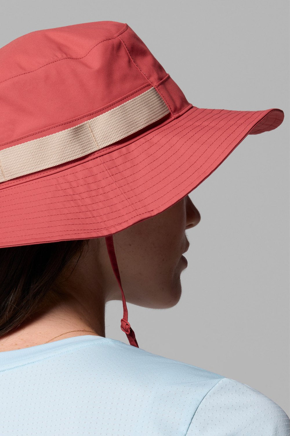 Bob anti-UV - Packable pour femme, en rose, offrant protection solaire UPF 50+ pour les activités en plein air.