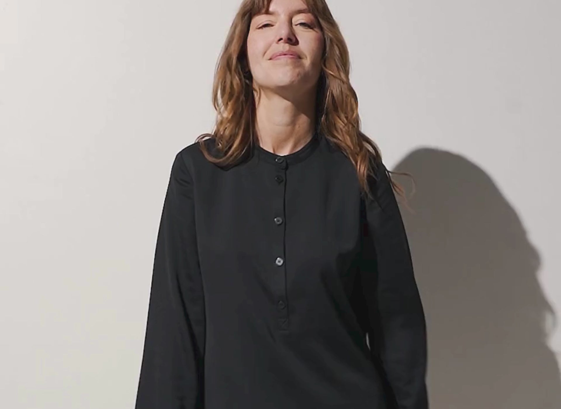 Video laden: Vêtements anti-UV femme certifiés UPF 50+ pour une excellente protection solaire