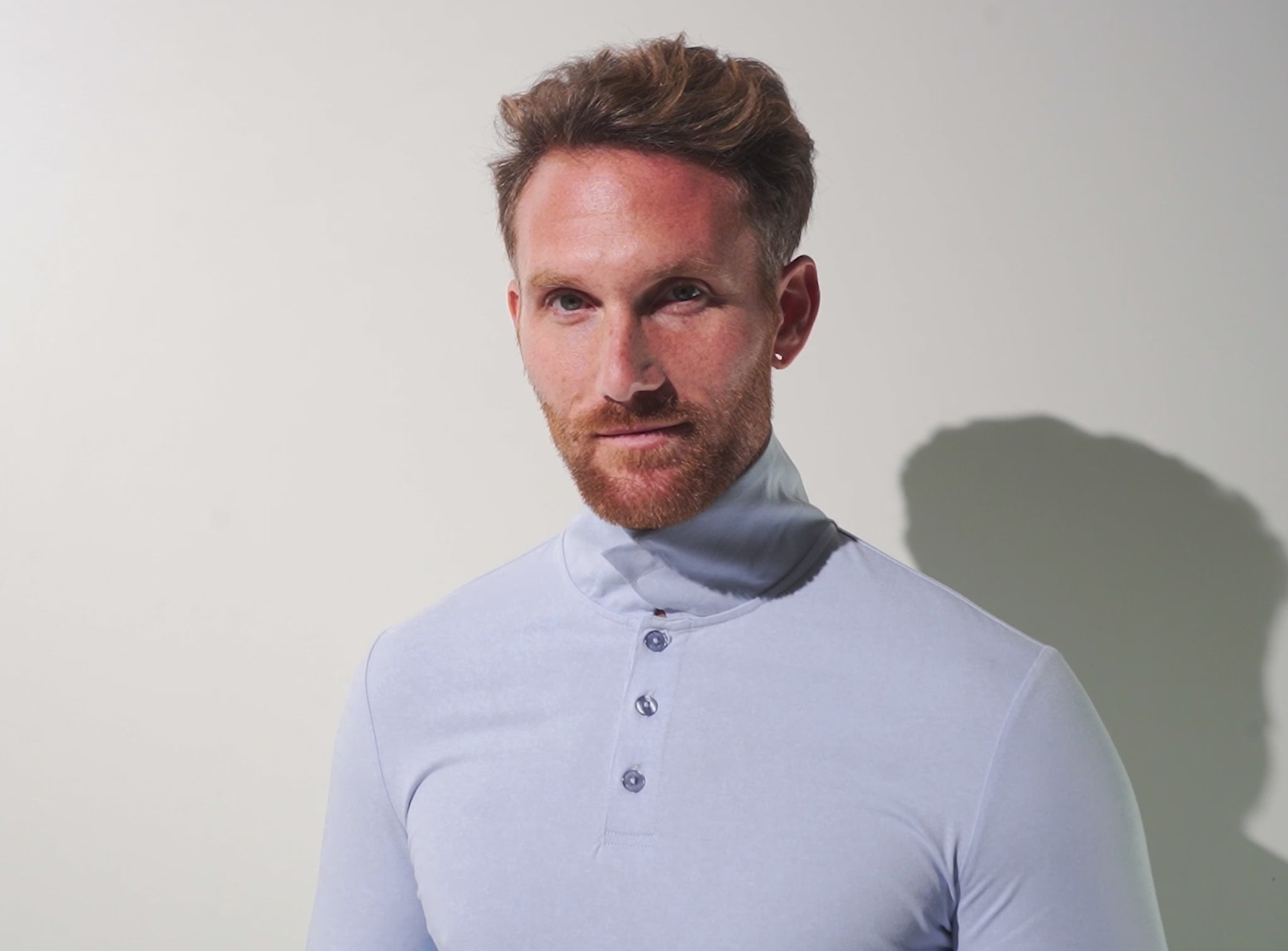 Video laden: UV-Schutzkleidung für Herren mit UPF 50+ Zertifizierung für optimalen Sonnenschutz