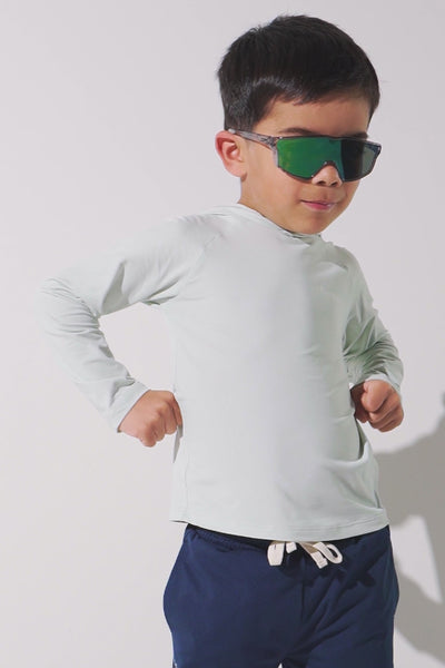 T-shirt anti-UV à capuche - Oasis pour garçon, léger et respirant UPF 50+, parfait pour jouer au soleil.