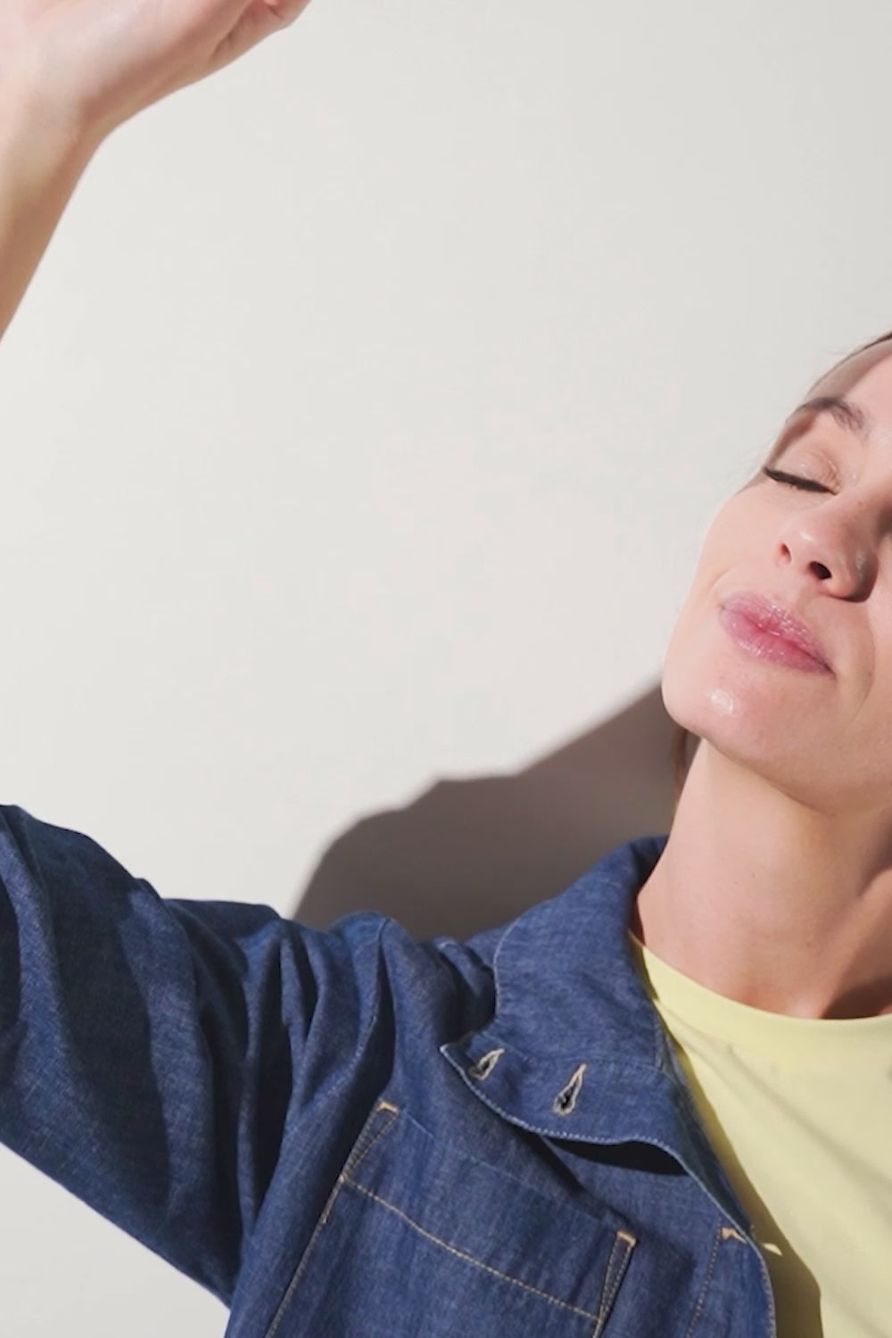 Video laden: UV-Schutzkleidung für Damen, zertifiziert mit UPF 50+ für ausgezeichneten Sonnenschutz