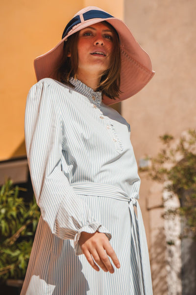 Robe anti-UV - Sylt à rayures pour femme, légère et élégante, idéale pour la protection solaire au soleil.